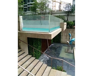 亞克力觀賞魚缸的維護操作是什么